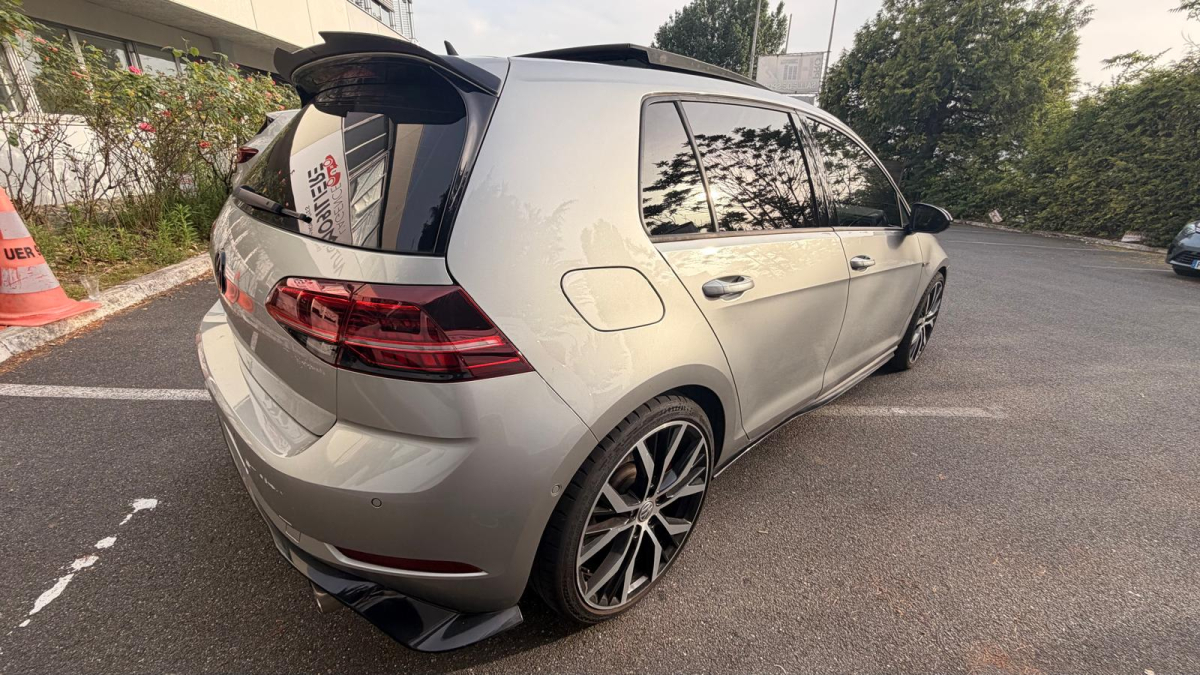 Volkswagen Golf — 7