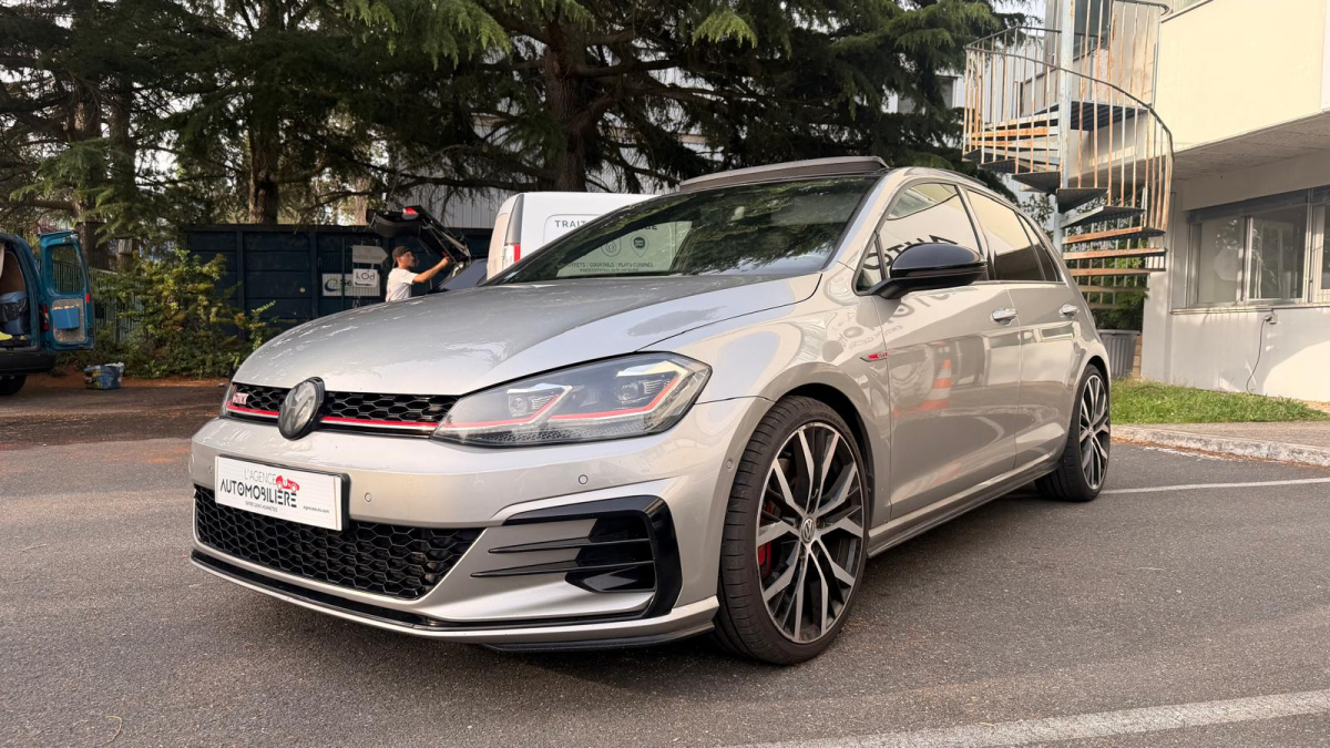 Volkswagen Golf — 3