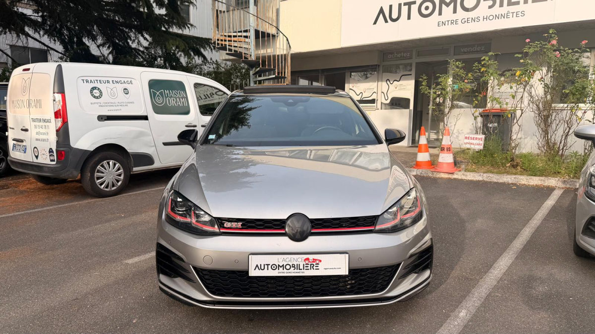 Volkswagen Golf — 2