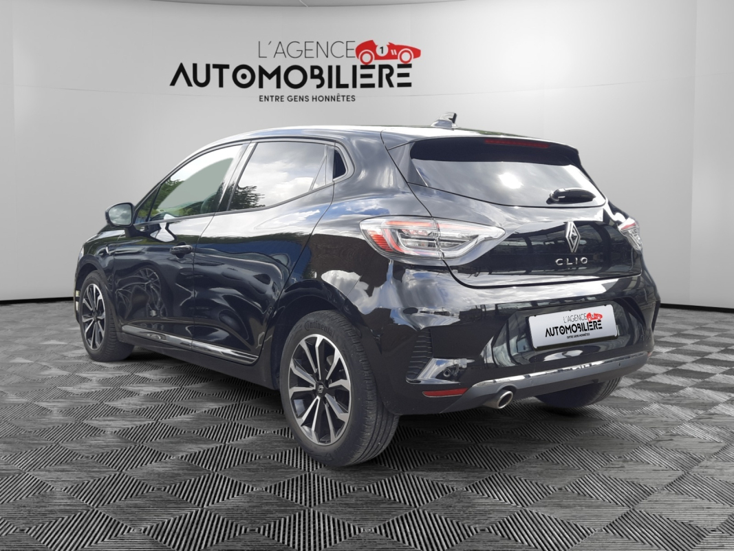Renault Clio — 7