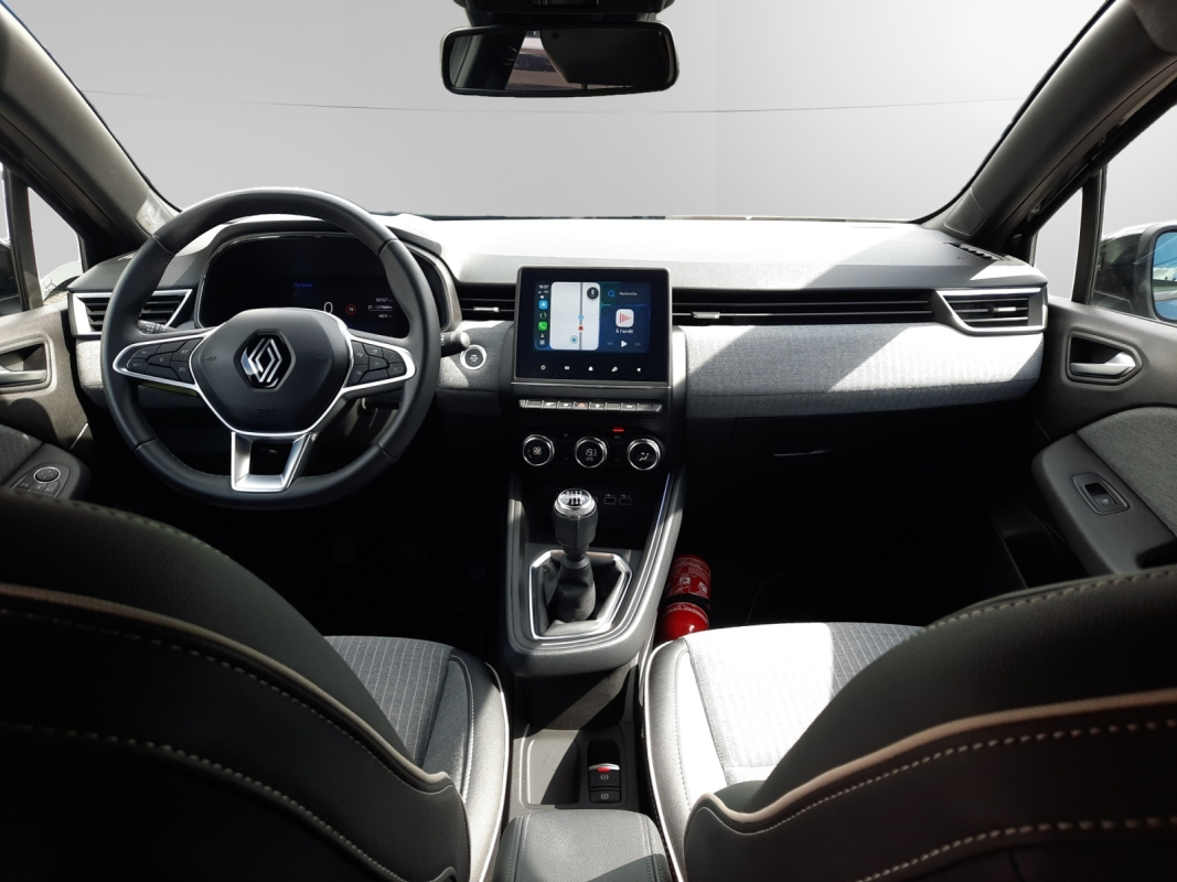 Renault Clio — 24
