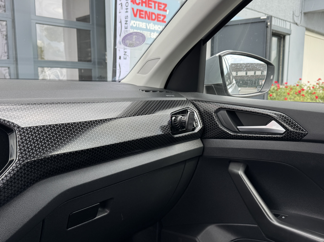 Volkswagen T-Cross — 19