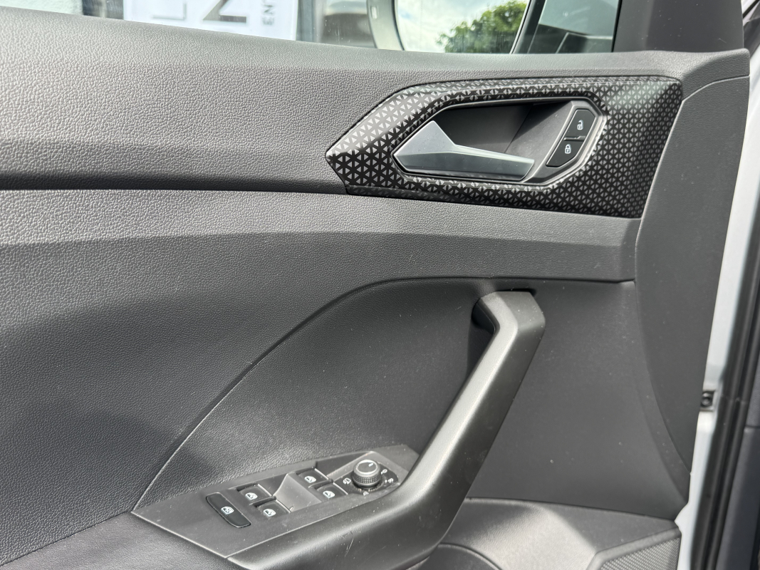 Volkswagen T-Cross — 21