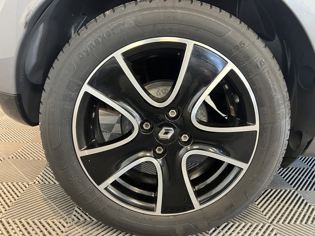 Renault Clio — 12