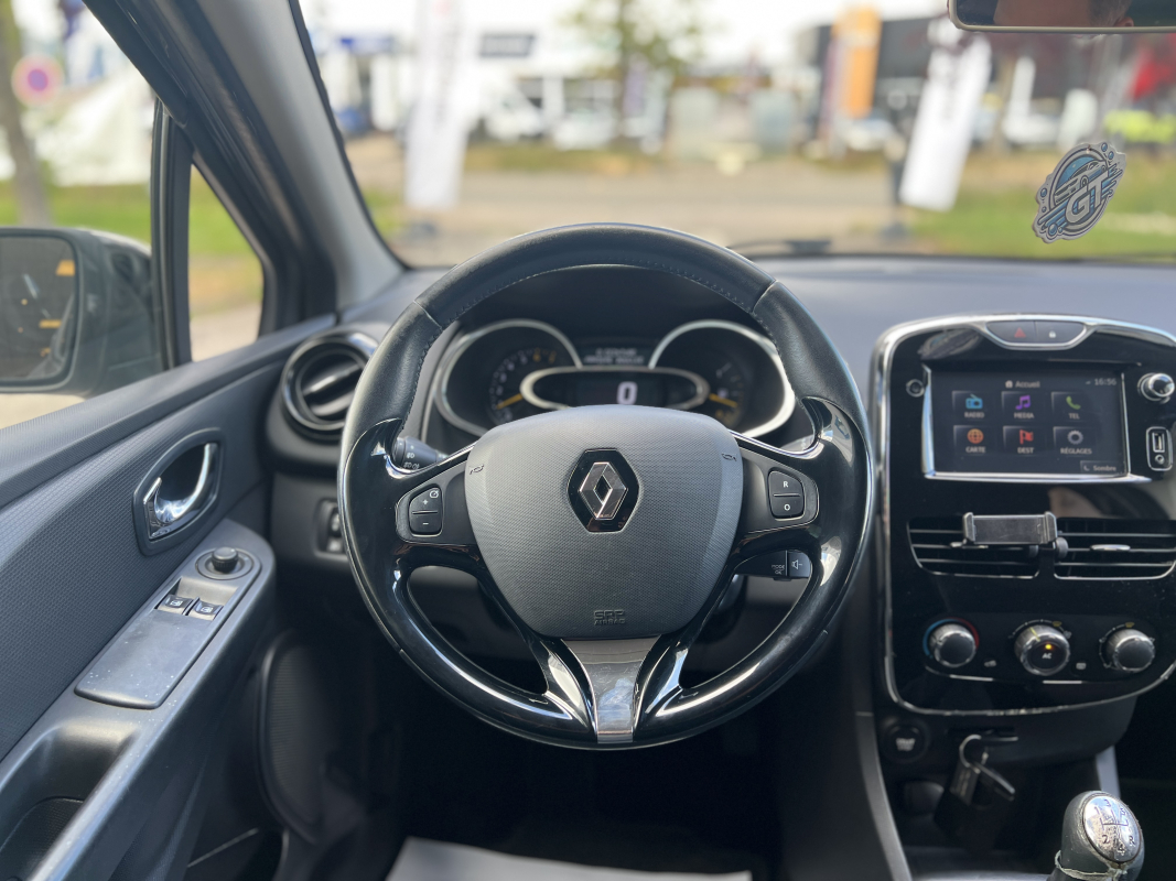 Renault Clio — 10