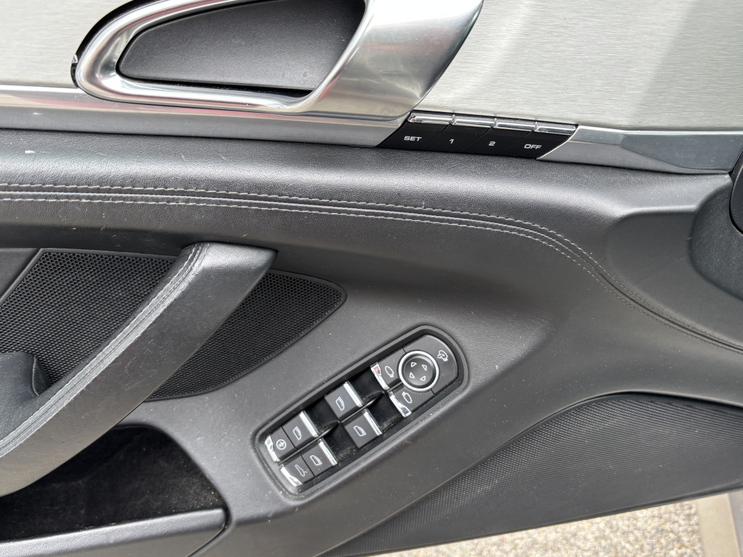 Porsche Panamera — 25