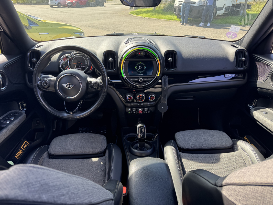 Mini Countryman — 26