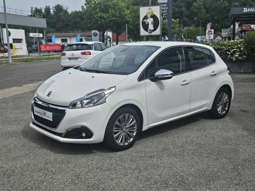 Peugeot 208 — 4
