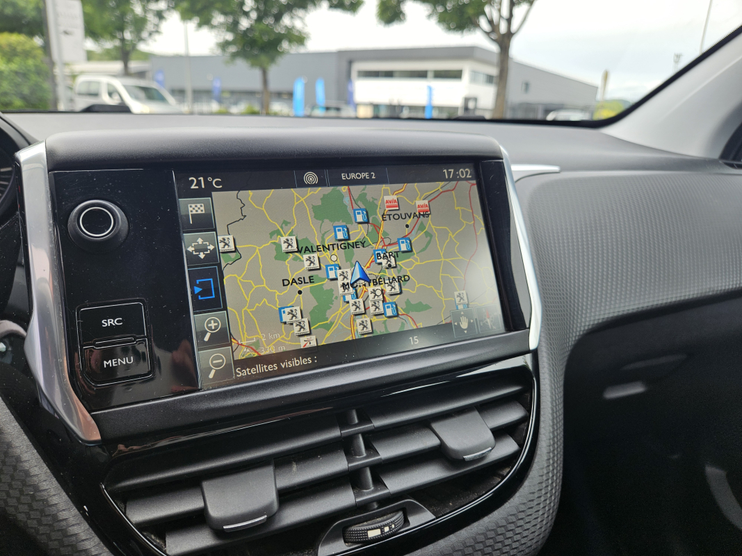 Peugeot 208 — 14