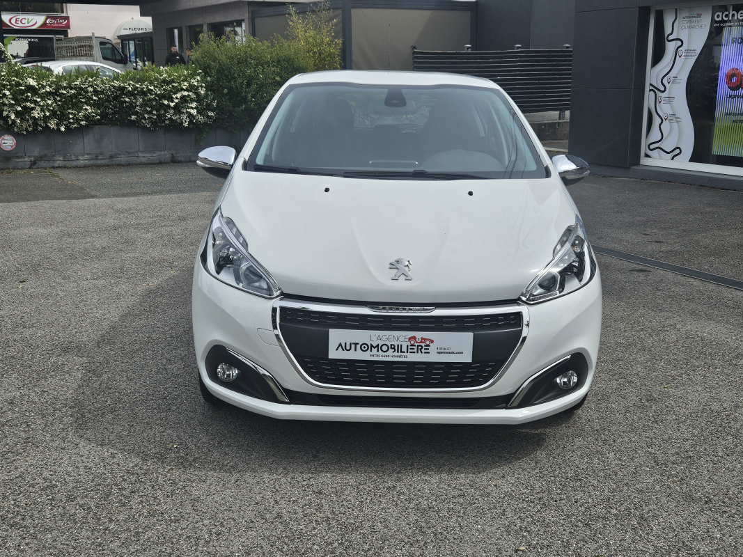 Peugeot 208 — 3