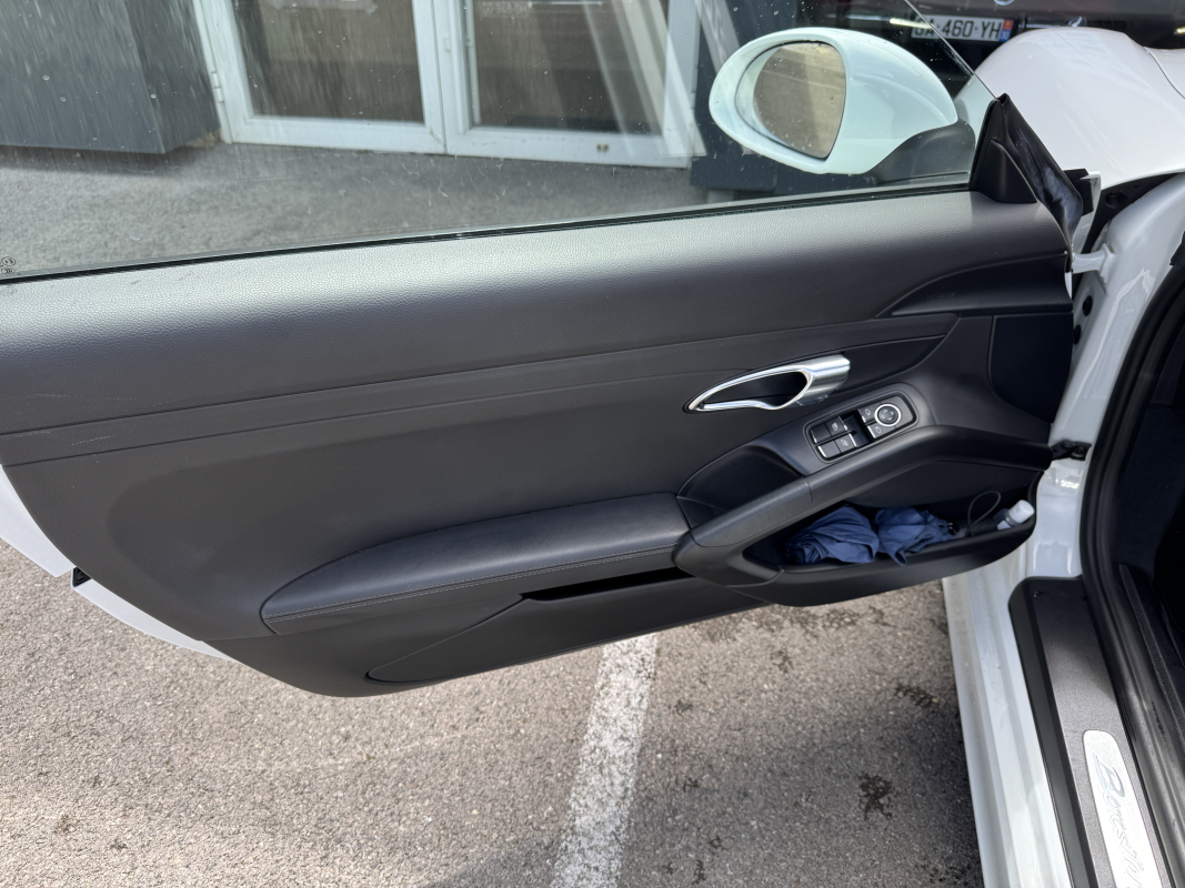 Porsche Boxster — 16