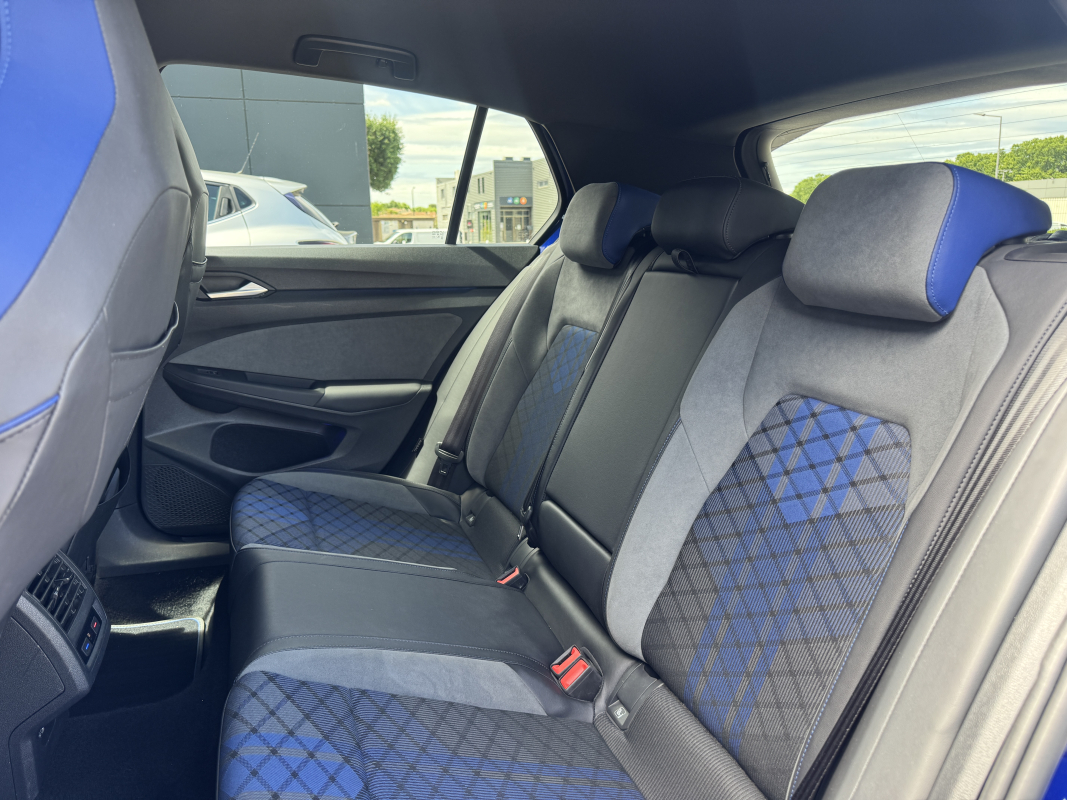 Volkswagen Golf — 19