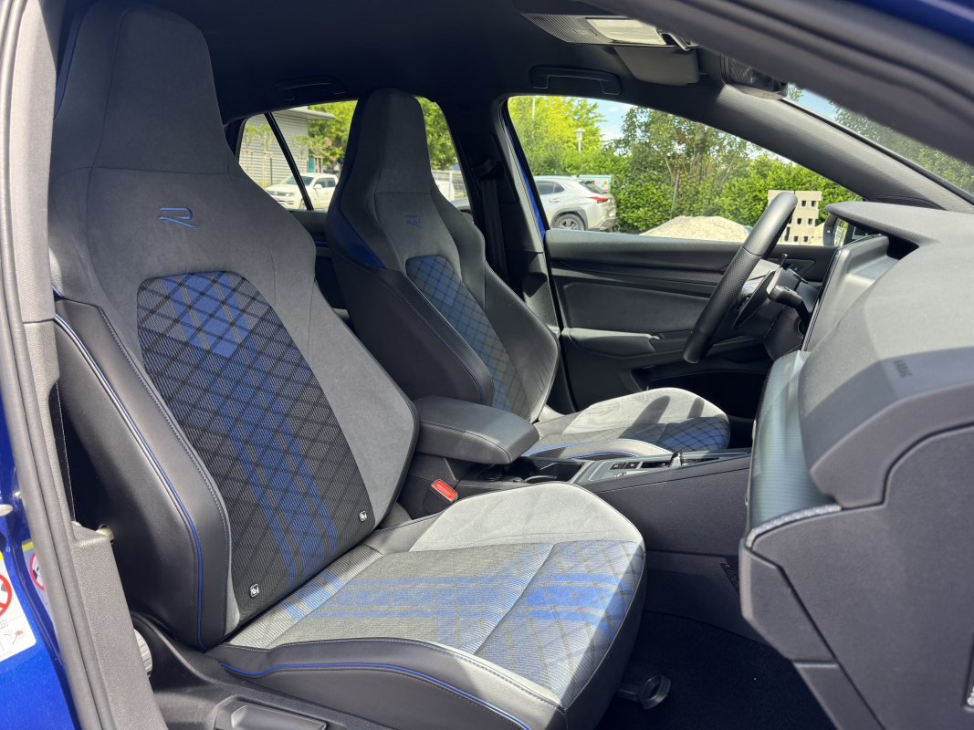 Volkswagen Golf — 25