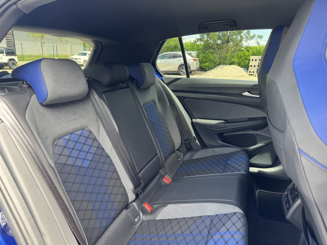Volkswagen Golf — 22