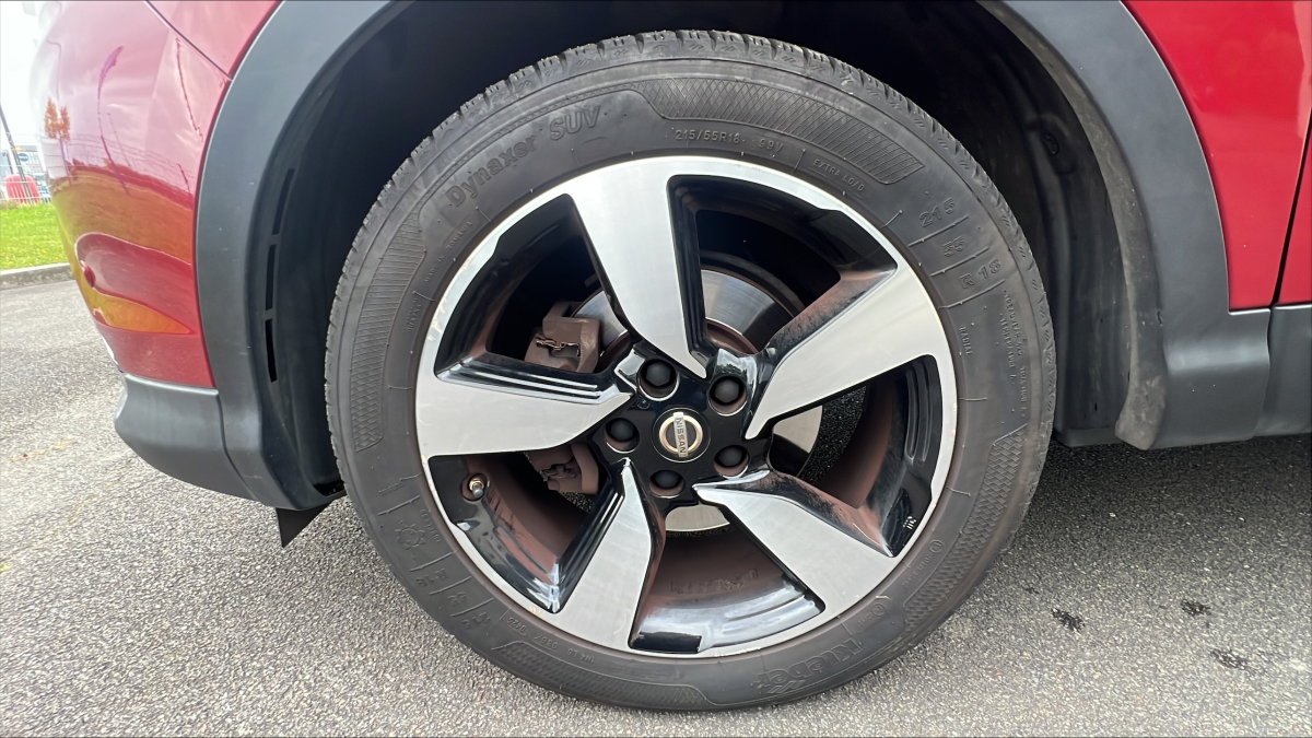 Nissan Qashqai +2 — 28