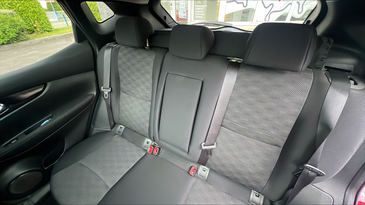 Nissan Qashqai +2 — 21