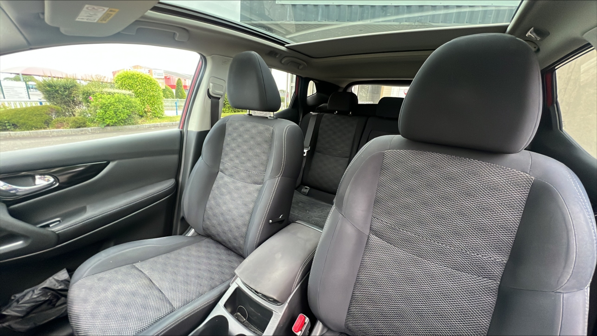 Nissan Qashqai +2 — 17