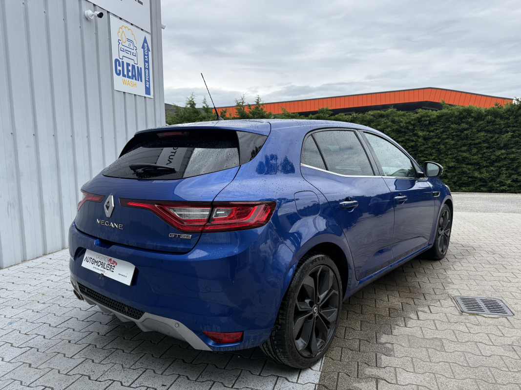 Renault Megane — 3