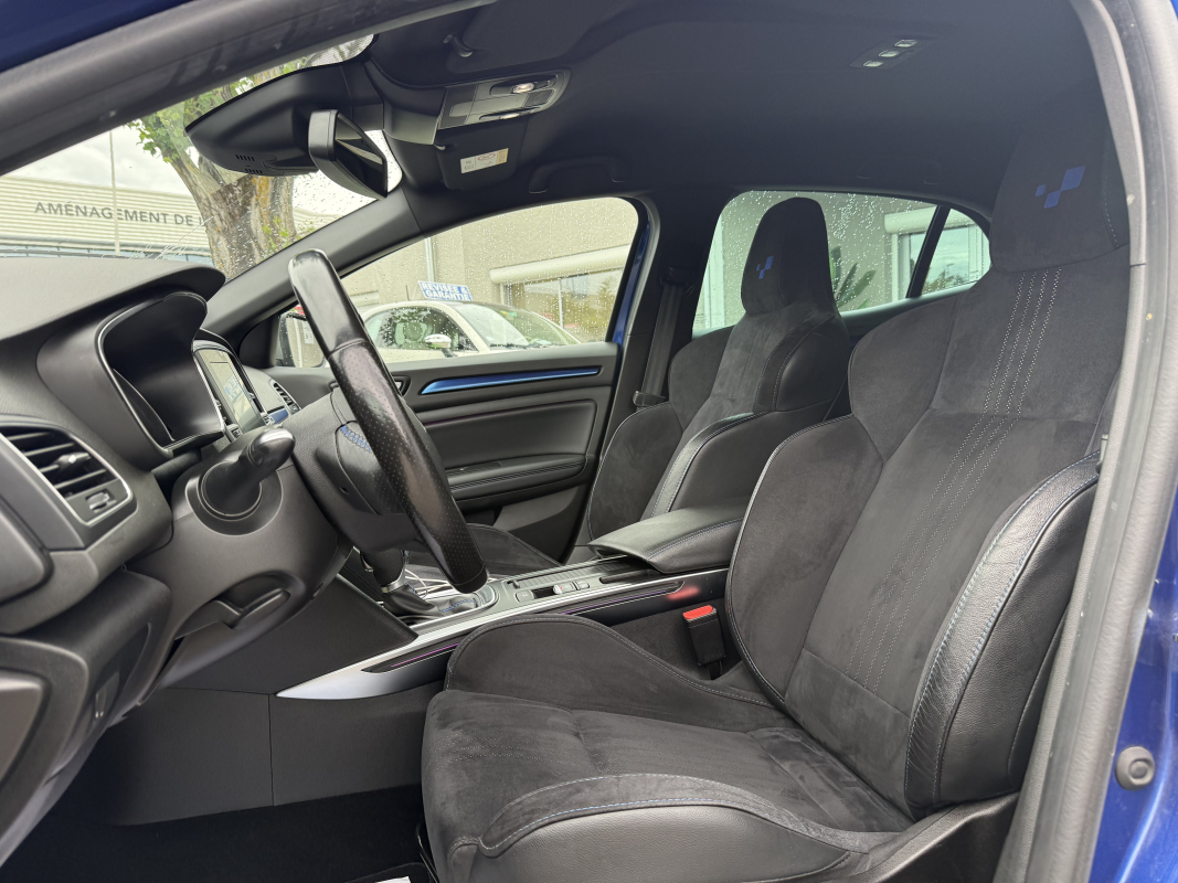 Renault Megane — 12