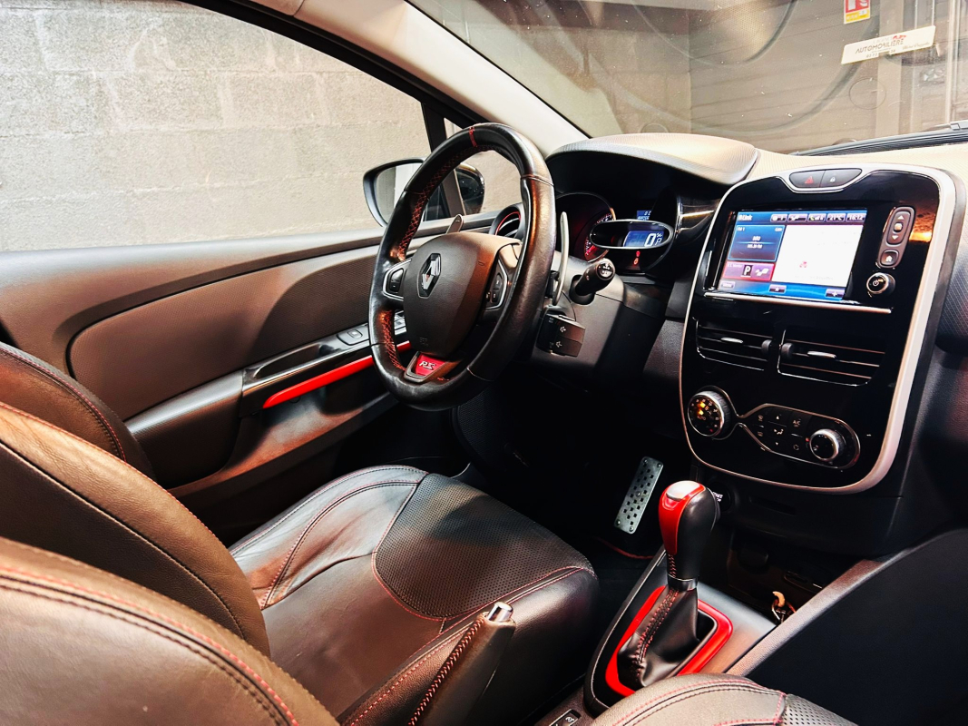 Renault Clio — 11