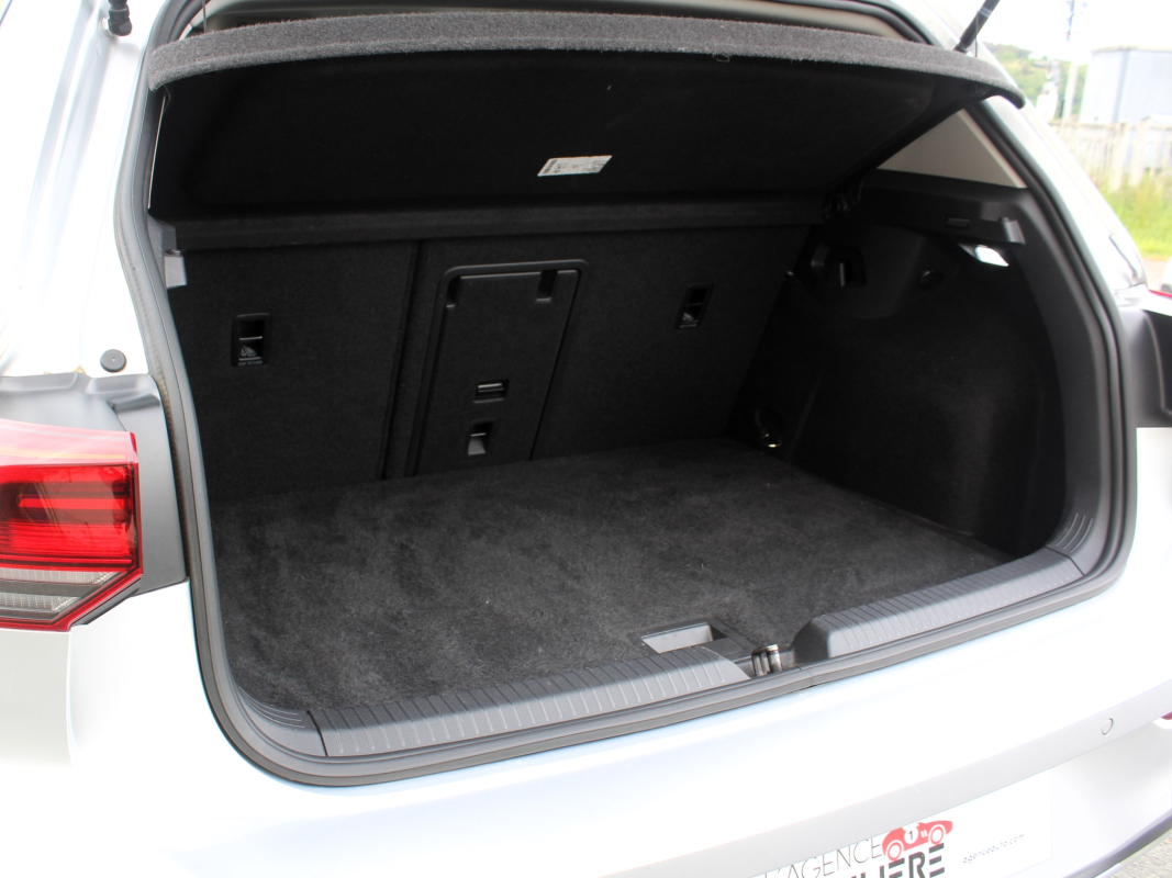 Volkswagen GOLF VIII — 20