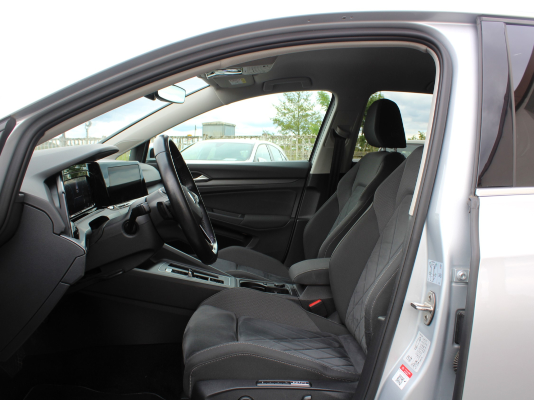 Volkswagen GOLF VIII — 10