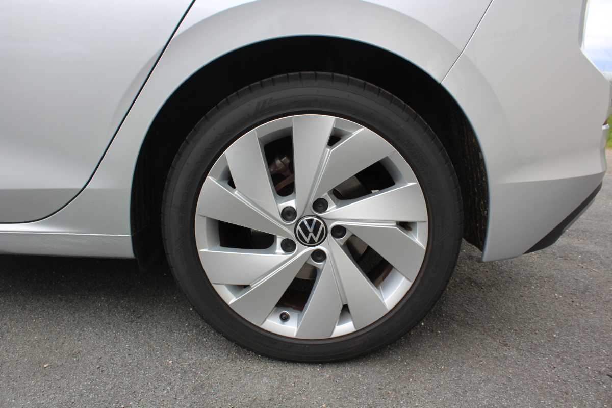 Volkswagen GOLF VIII — 24