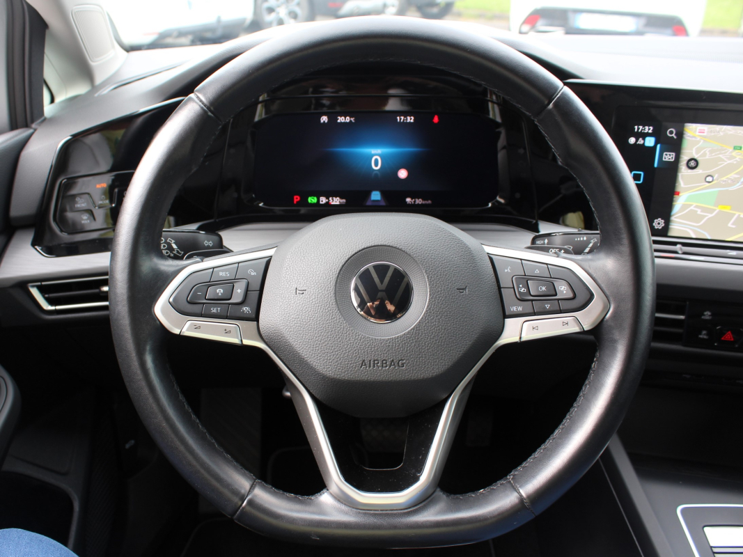 Volkswagen GOLF VIII — 15