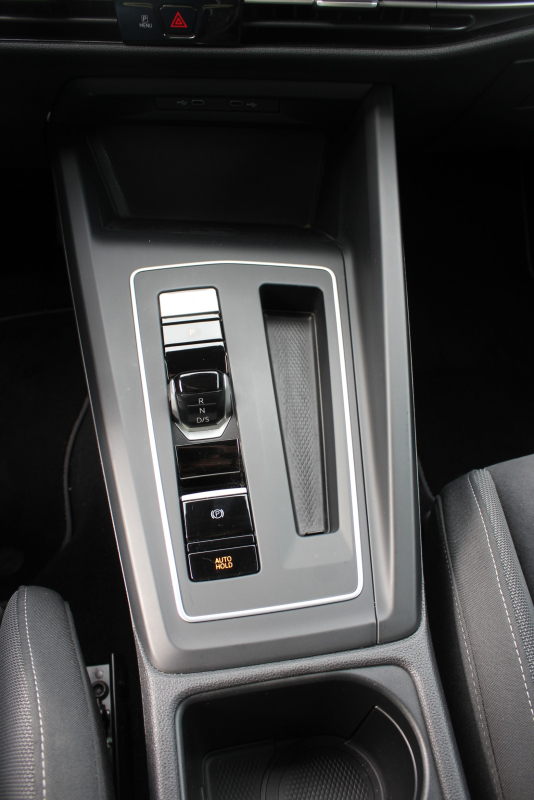 Volkswagen GOLF VIII — 16