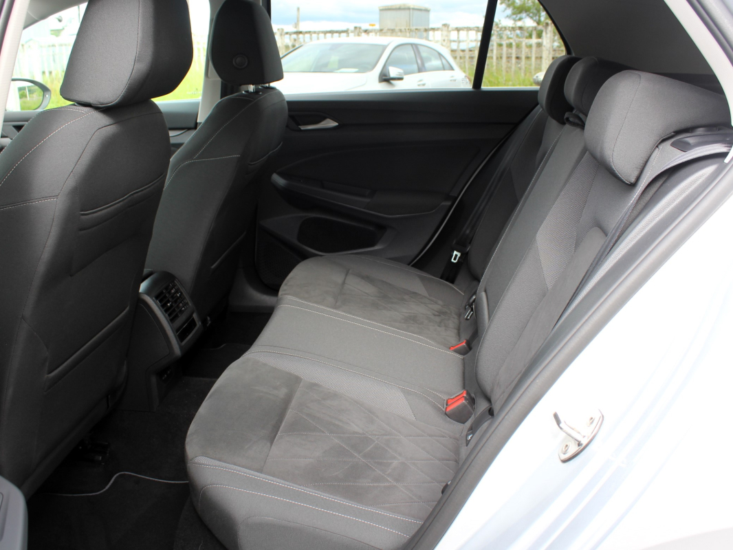 Volkswagen GOLF VIII — 11
