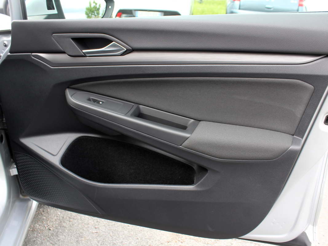 Volkswagen GOLF VIII — 30