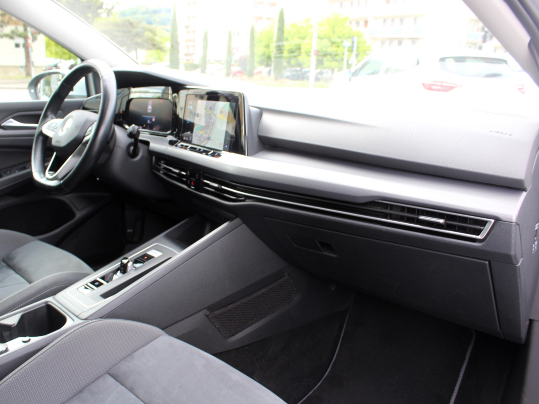 Volkswagen GOLF VIII — 14