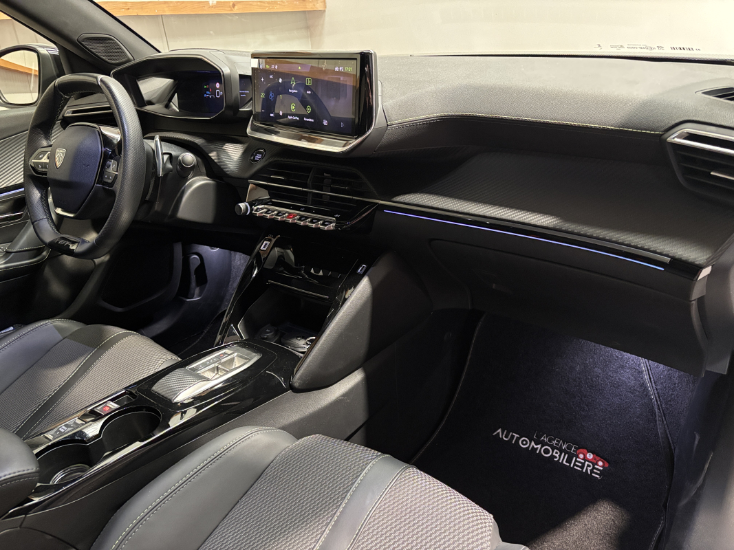 Peugeot 2008 — 13