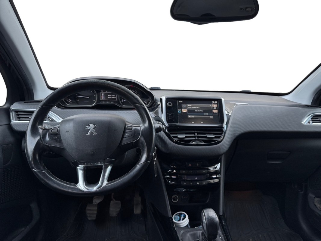 Peugeot 2008 — 8