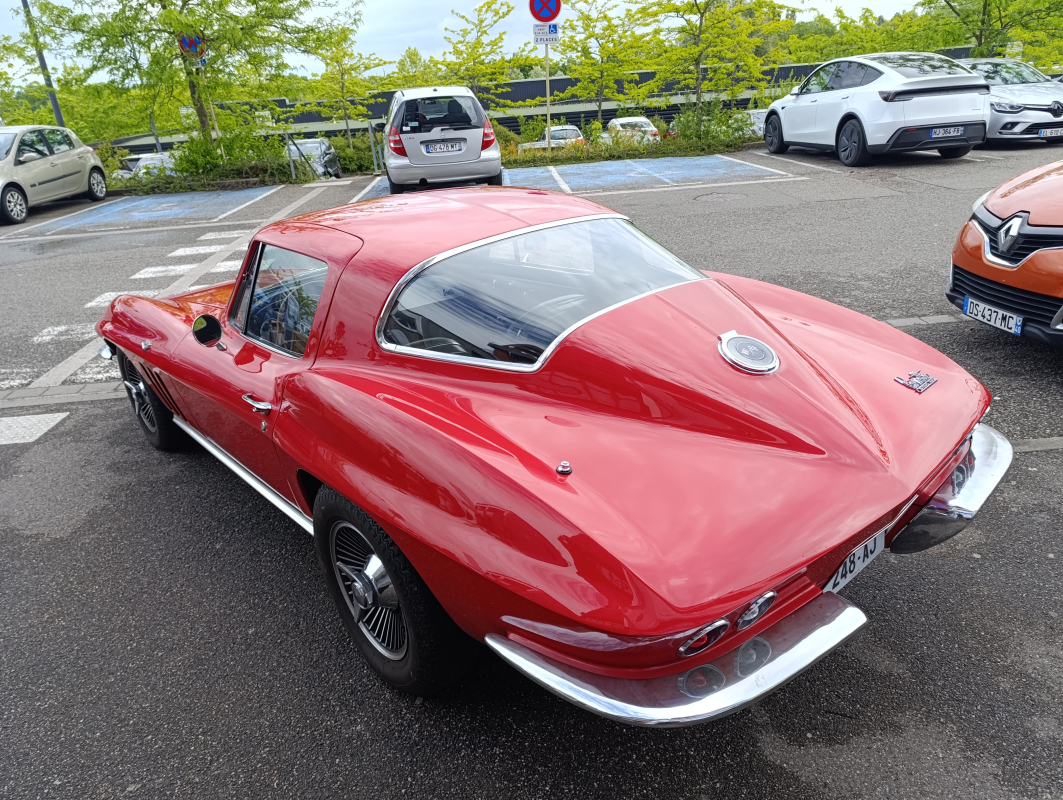 Chevrolet Corvette — 9