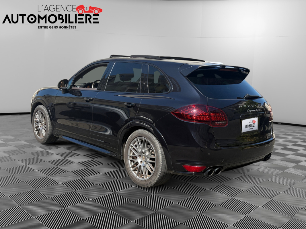 Porsche Cayenne — 3
