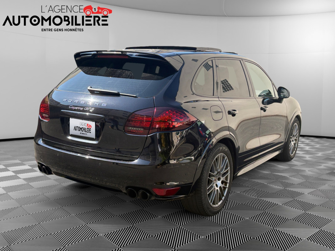 Porsche Cayenne — 5