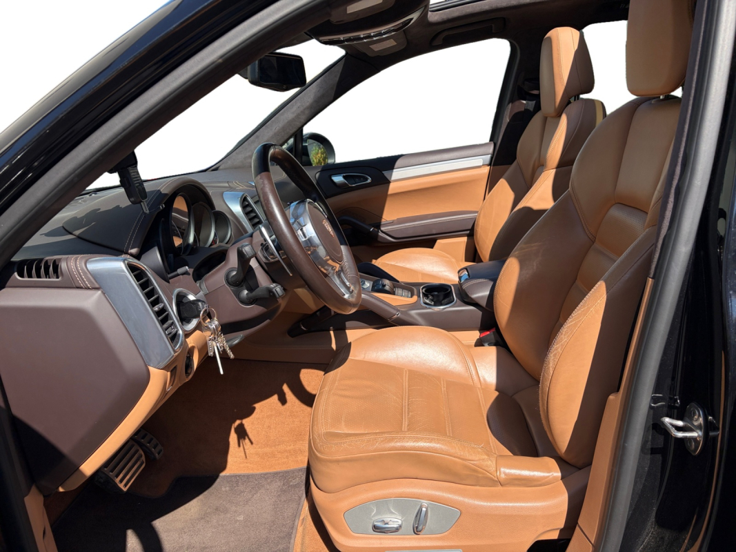 Porsche Cayenne — 10