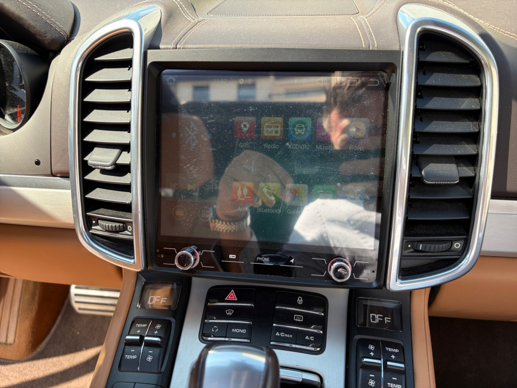 Porsche Cayenne — 22