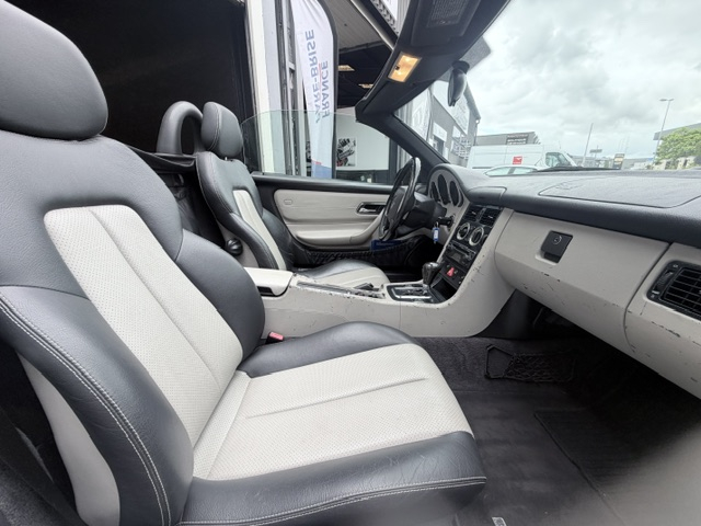 Mercedes SLK — 12
