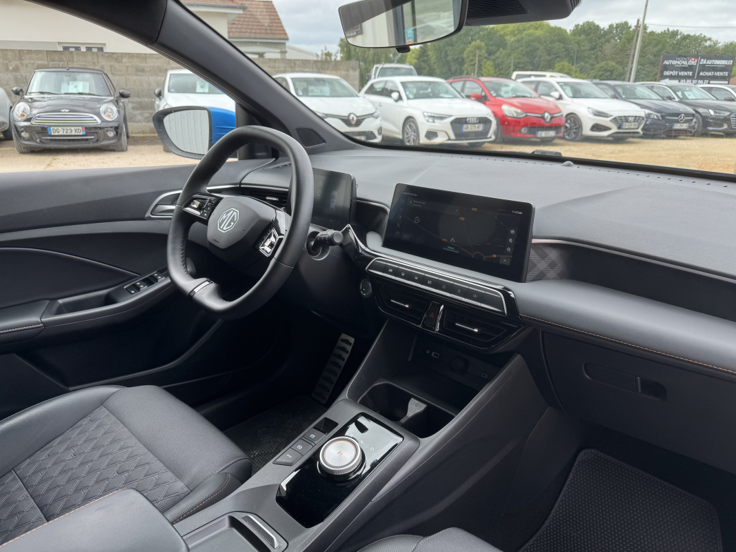 MG/MG Motor MG3 — 16