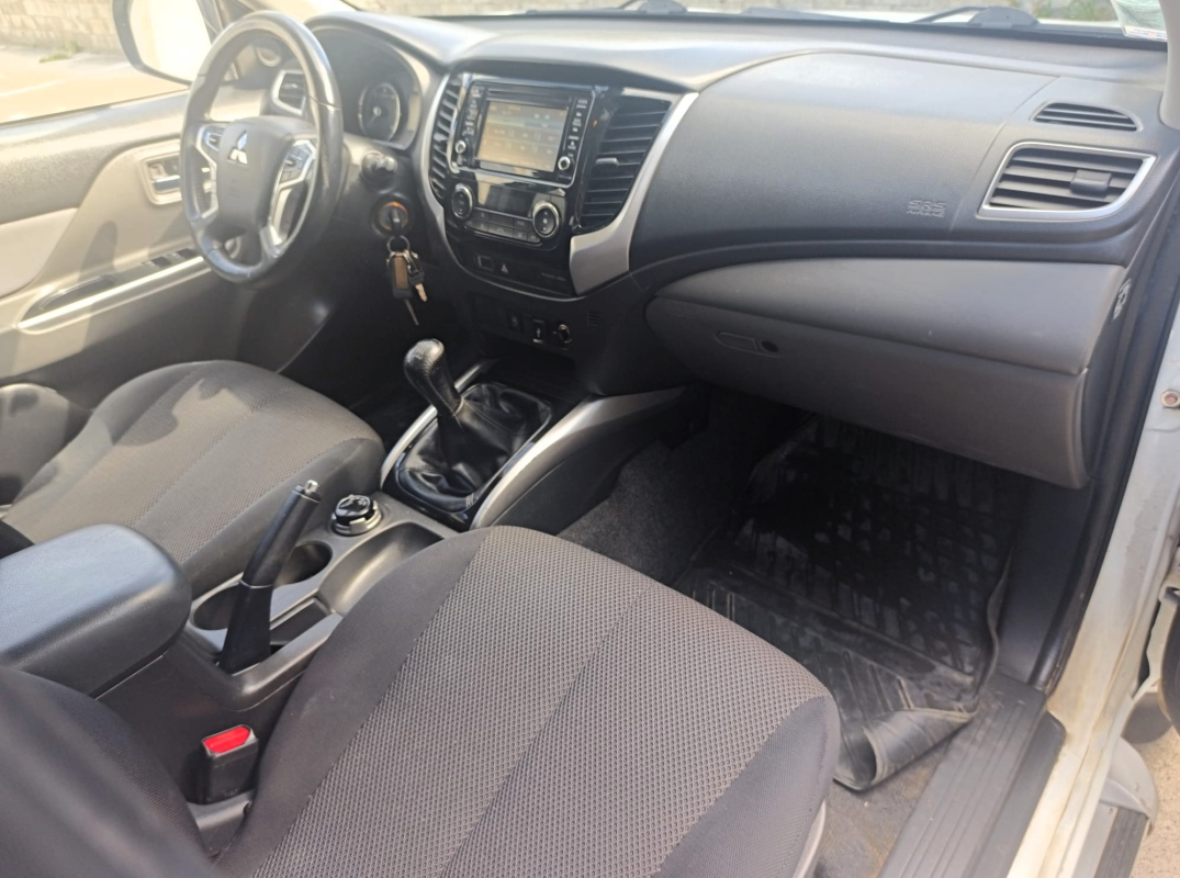 Mitsubishi L200 — 13