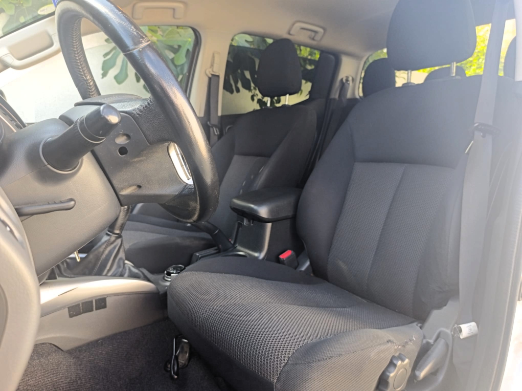 Mitsubishi L200 — 10