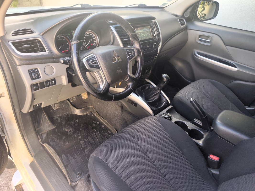 Mitsubishi L200 — 11