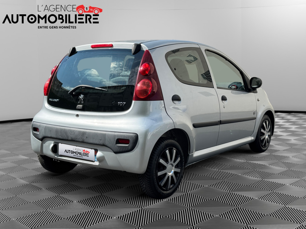 Peugeot 107 — 4