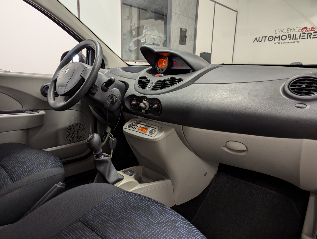 Renault Twingo — 11