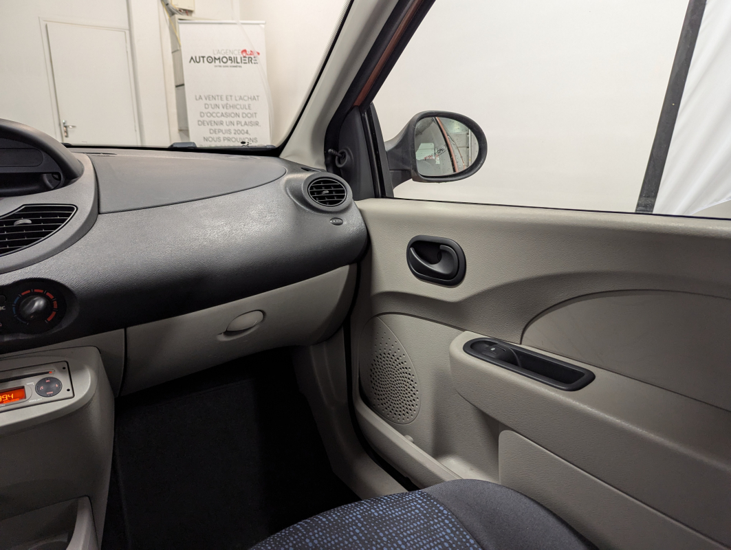Renault Twingo — 10