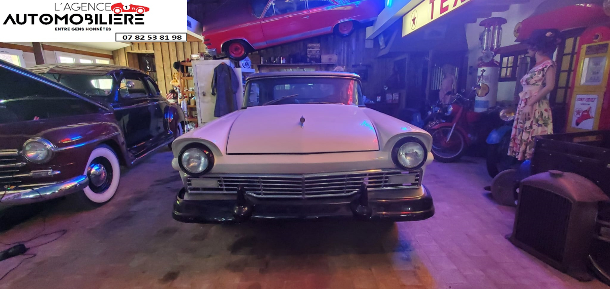 Ford Fairlane — 2