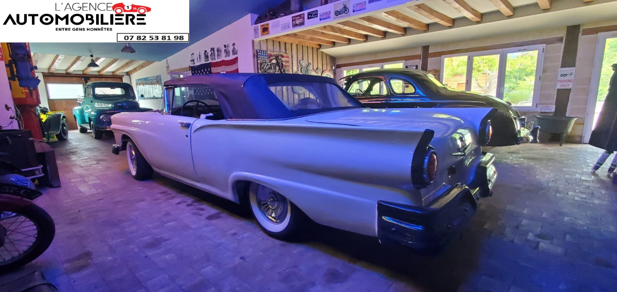 Ford Fairlane — 3