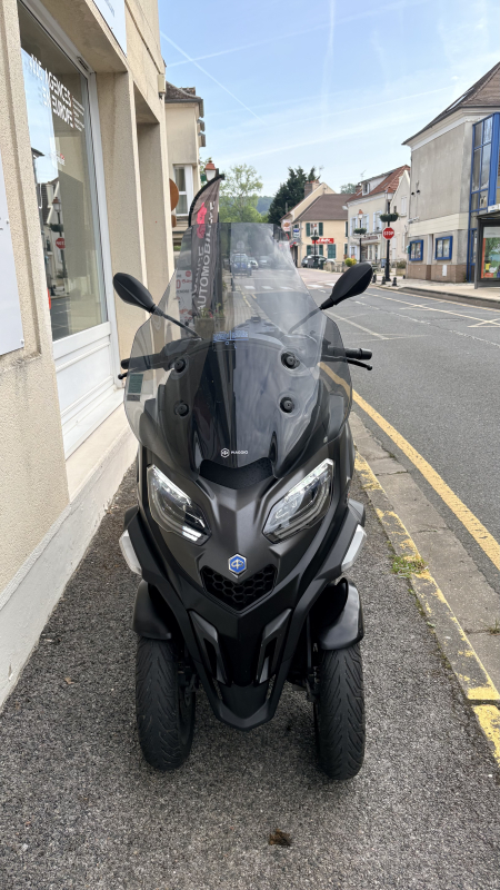 Piaggio MP3 — 3